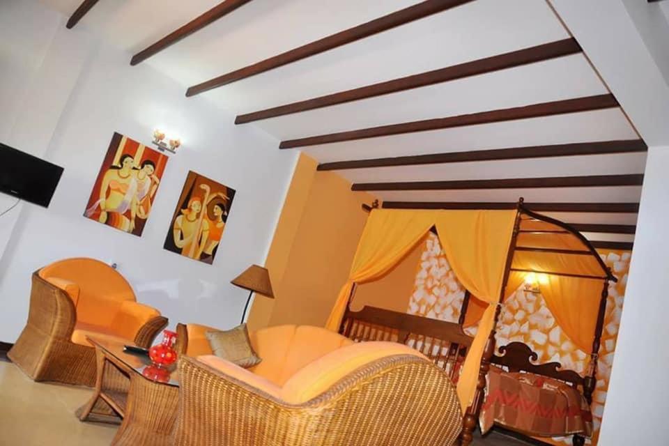 Solomon Beach Hotel Маравила Экстерьер фото