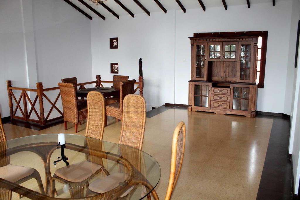 Solomon Beach Hotel Маравила Экстерьер фото